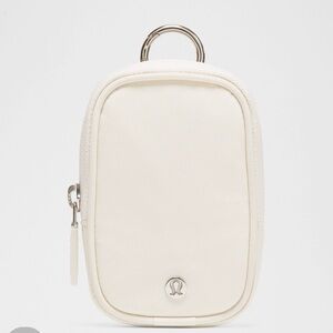 Lululemon Clipable Nano pouch  NEW